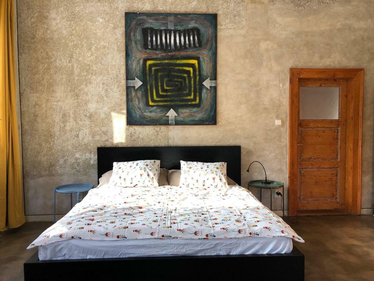 83 Apartment *