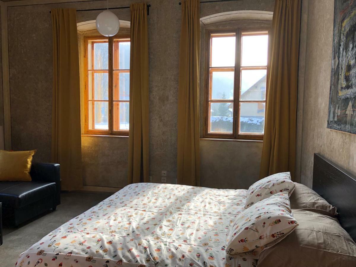 83 Apartment *